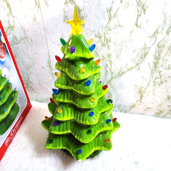 Nostalgic Ceramic Christmas Tree - Picture 1 of 7
